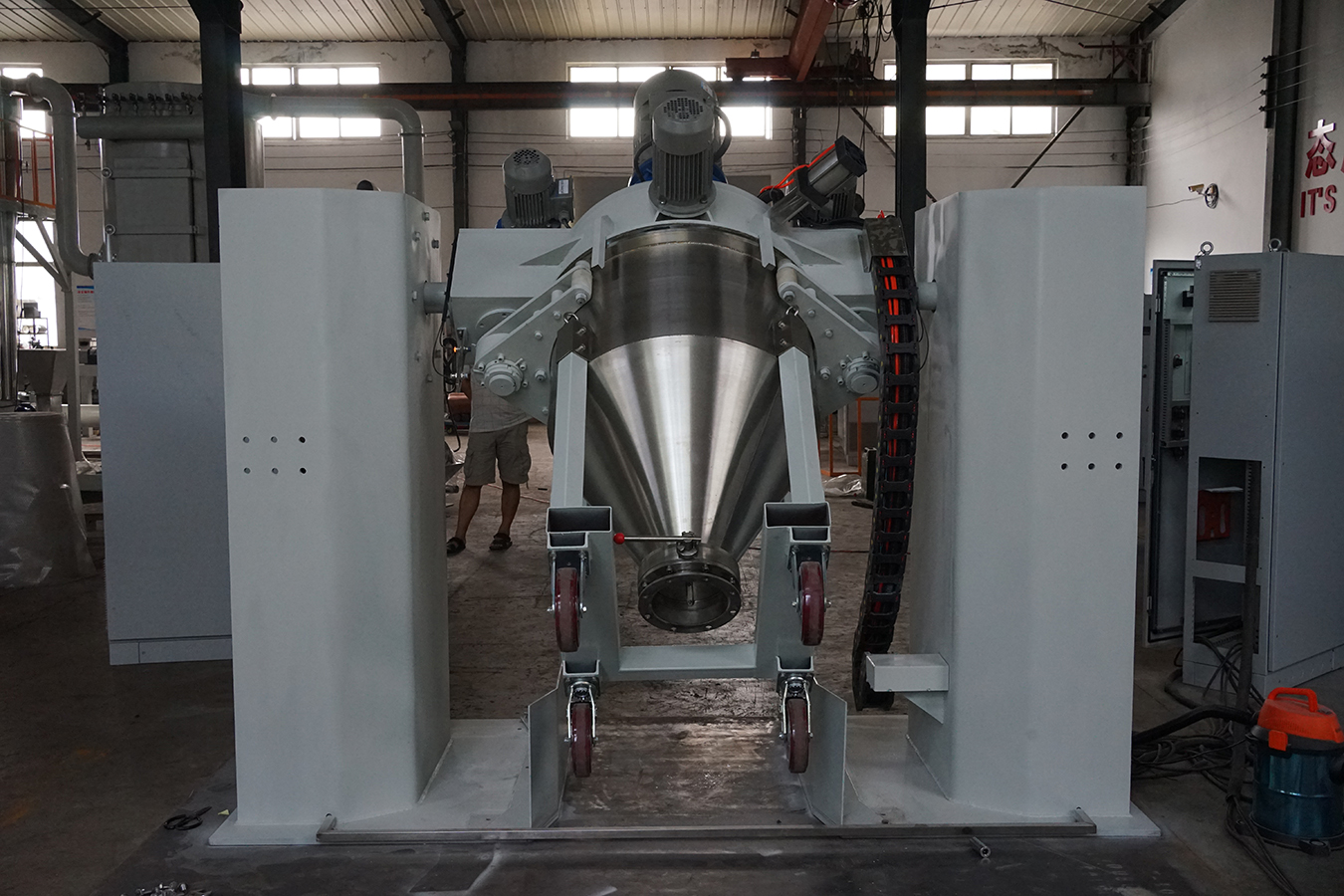 Mélangeur électrostatique de récipient de poudre sous vide à double cône